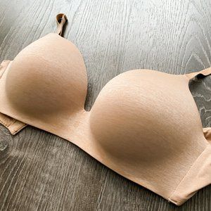 Victoria's Secret T-Shirt Wireless Bra